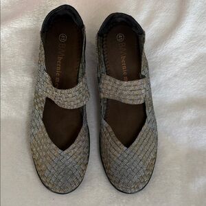 Bernie Mev Drake Metallic Pewter Wedge MaryJane Platform Women's 41 Shoe